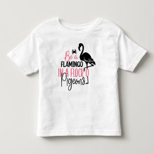 Camiseta De Bebé Ser un flamenco en una bandada de palomas