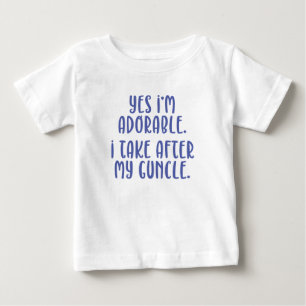 Camiseta De Bebé Sí, soy adorable. Tomo después de mi Guncle.