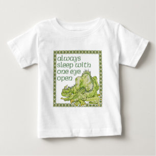Camiseta De Bebé Siempre duerme con un solo ojo abierto