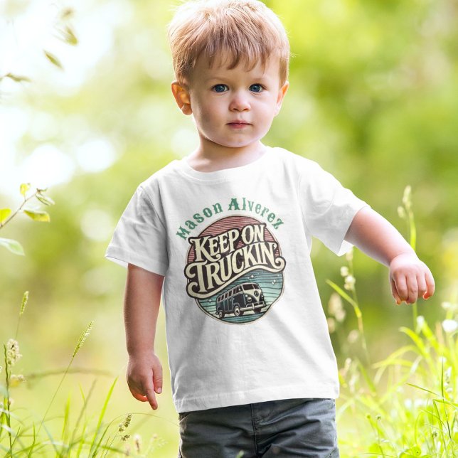 Camiseta De Bebé Sigue con la camioneta Retro 60 personalizada (Keep on truckin’ in groovy 60s style! A vintage tee for road trips, van life, and retro flair.)