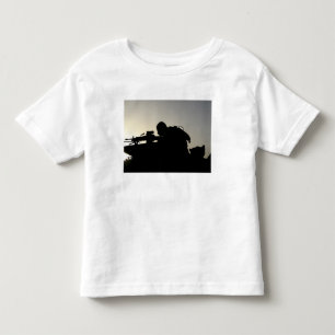 Camiseta De Bebé Silueta de un artillero del arma automática del