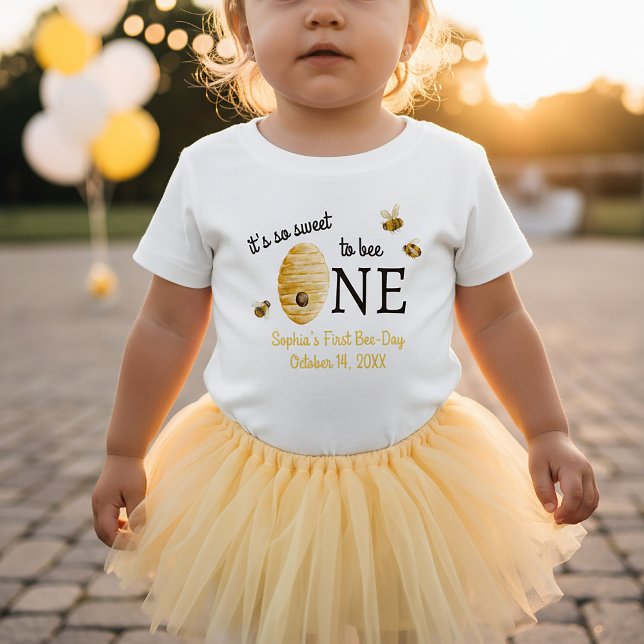 Camiseta De Bebé So Sweet To Bee One First Birthday Honeycomb (Subido por el creador)