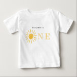 Camiseta De Bebé sol 1 cumpleaños color agua sol<br><div class="desc">Sunshine 1º cumpleaños acuarela amarillo sol diseño de cumpleaños elegante moderno</div>