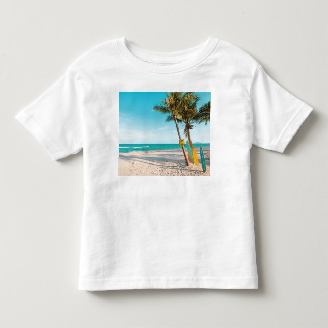 Camiseta De Bebé Surf board en la playa tirando almohada (Anverso)