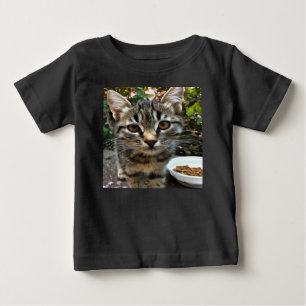 Camiseta De Bebé Tabby Cat Kitten Haciendo Contacto Ocular
