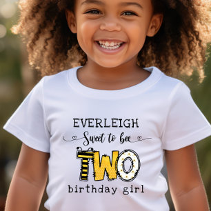 Camiseta De Bebé Tan dulce ser dos floral cumpleaños 2