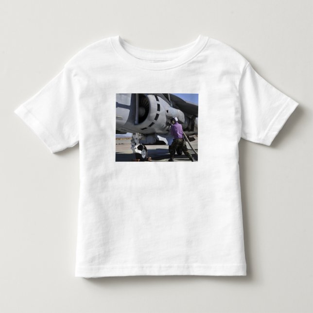 Camiseta De Bebé Técnico de combustible de aviación adjunta una lín (Anverso)