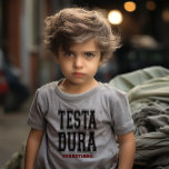 Camiseta De Bebé Testa Dura (Cabeza Dura) Stubborn Funny Italiano<br><div class="desc">¡Presentamos nuestro juego de bebé personalizado que trae un toque de humor italiano al armario de tu pequeña! La frase "Testa Dura", que significa "Cabeza dura" (terca) en italiano, ocupa el centro del escenario con un audaz contorno atlético negro, añadiendo un toque divertido a este cómodos tee. Diseñado sin ilustracion...</div>