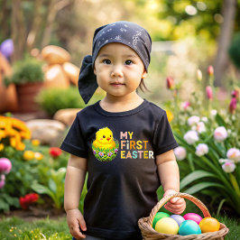 Camiseta De Bebé The little girl's first Easter