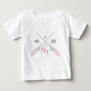 Camiseta De Bebé Tipografía de plumas boho salvaje y libre