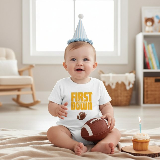 Camiseta De Bebé Toddler Football First Birthday 'First Down' Tee (Subido por el creador)