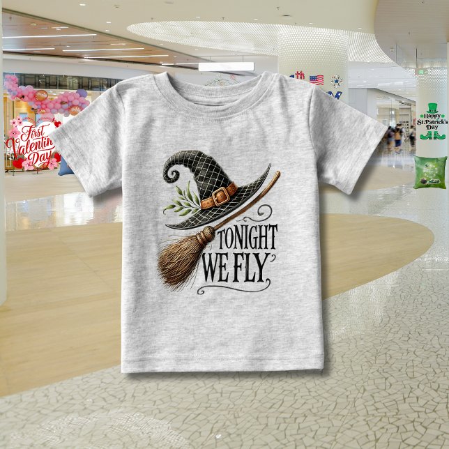 Camiseta De Bebé Tonight We Fly Halloween  (Subido por el creador)