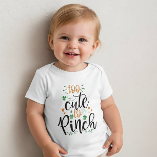 Camiseta De Bebé Too Cute Too Pinch St Patrick T-Shirt for Kids