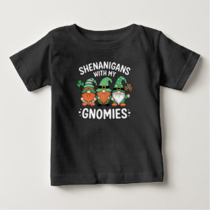 Camiseta De Bebé Travesuras Con Mis Gnomies Día de San Patricio Irl