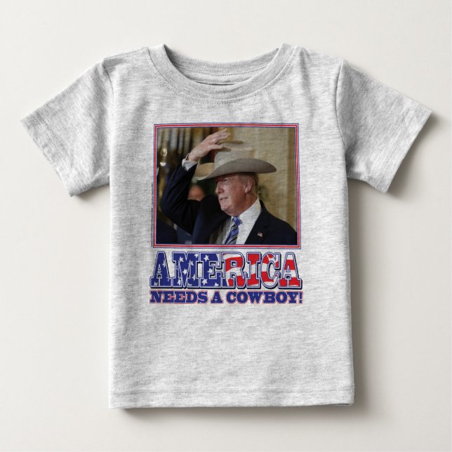 CAMISETA DE BEBÉ TRUMP-AMÉRICA-COWBOY (Anverso)