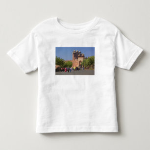 Camiseta De Bebé Turistas frente a Fatehpur Sikri, en la