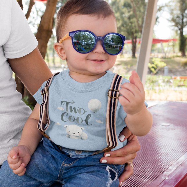 Camiseta De Bebé Two Cool (Subido por el creador)