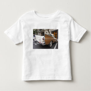 Camiseta De Bebé Un auto Studebaker Silver Hawk Classic estacionado