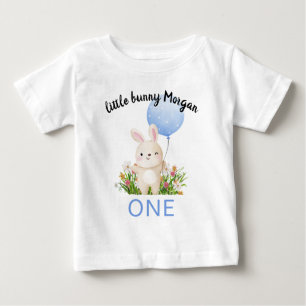 Camiseta De Bebé Un conejo es un simple chico lindo primer cumpleañ