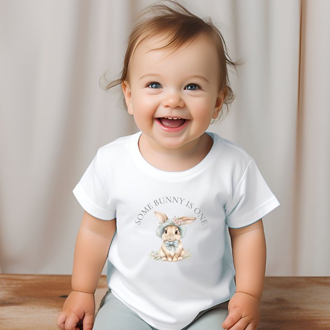 Camiseta De Bebé Un conejo lindo es un texto curvo (Subido por el creador)