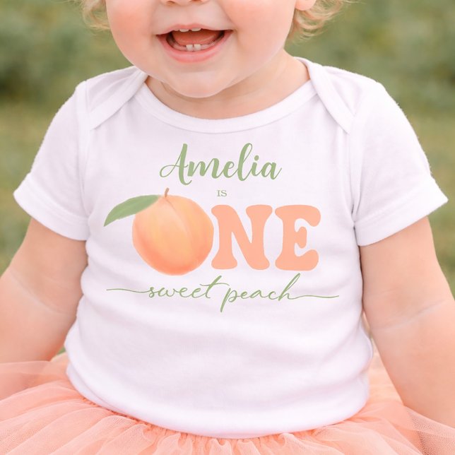 Camiseta De Bebé Un Dulce Cumpleaños de la Princesa Melocotón (one sweet peach first birthday shirt for girls)