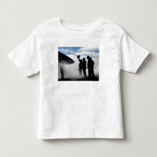 Camiseta De Bebé Un miembro de equipo de la cubierta de vuelo