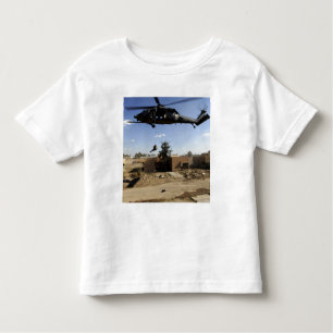 Camiseta De Bebé Un pararescueman rappels de un HH-60 2