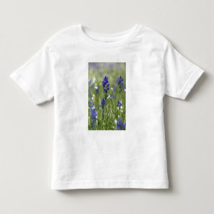 Camiseta De Bebé Un prado de montaña de flores silvestres que inclu