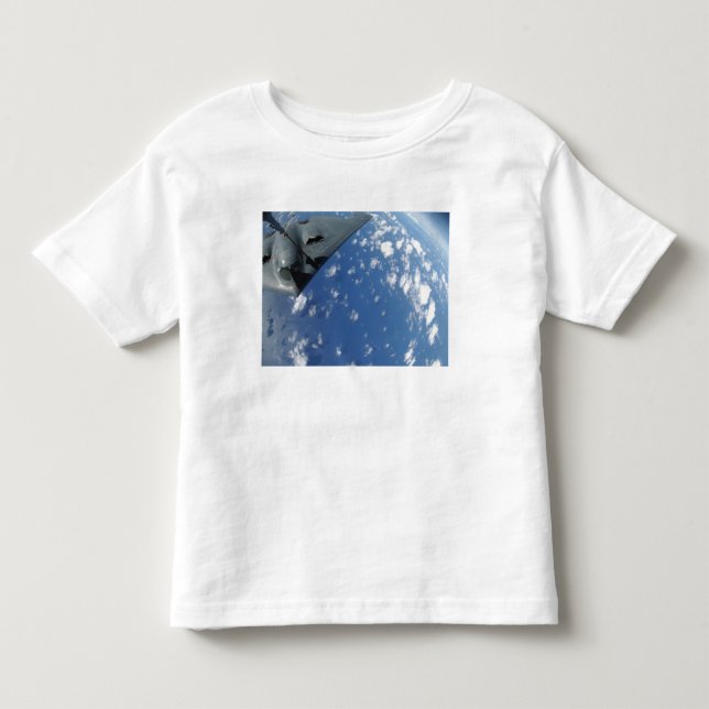 Camiseta De Bebé Un Stratotanker KC-135 reabastece un Espíritu B-2 (Anverso)