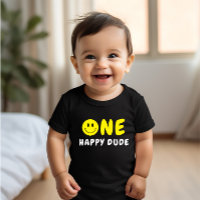 Un tío feliz primer cumpleaños sonriente amarillo