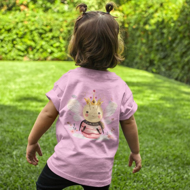 Camiseta De Bebé Una abeja y su corona con flores (Cute queen bee with gold crown and flowers on toddler's t shirts as gifts for her. )