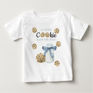 Camiseta De Bebé Una pequeña galleta está en camino a la ducha bebé