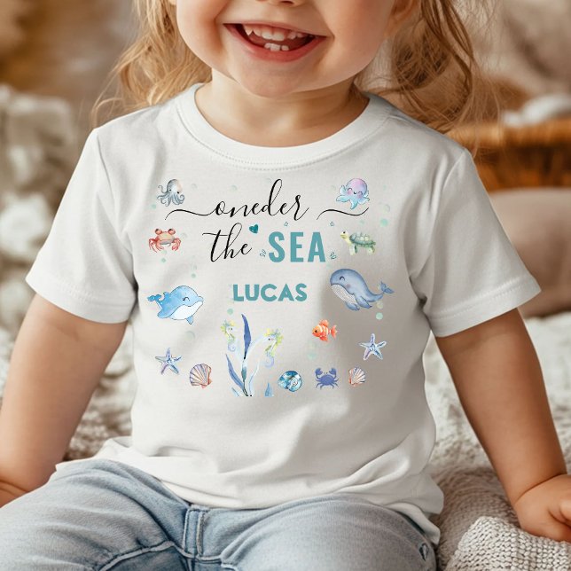 Camiseta De Bebé uno bajo el mar Cumpleaños 1er. (oneder the sea whale sea life party underwater whale ocean animals 1st birthday summer narwhal beach)