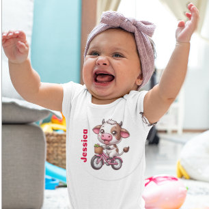 Camiseta De Bebé Vaca linda montando bicicleta con el nombre del ni