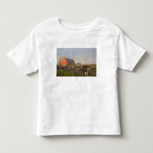 Camiseta De Bebé vacas lecheras Holstein fuera de un granero al ama
