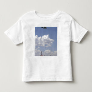 Camiseta De Bebé Varía Osprey CV-22 sobre un hercules C-130