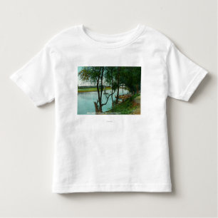 Camiseta De Bebé Vista de un aterrizaje del barco en el río ruso