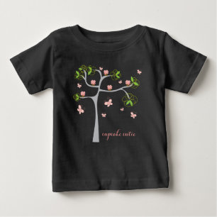 Camiseta De Bebé Whimsical Cupcakes Birday Tree Butterflies Chica