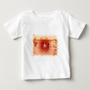 Camiseta De Bebé Windsurfers en la camiseta del bebé del horizonte