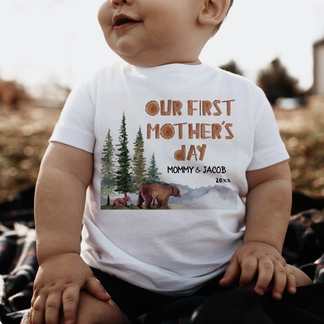 Camiseta De Bebé Woodland personalizada Primer Día de la Madre (Subido por el creador)