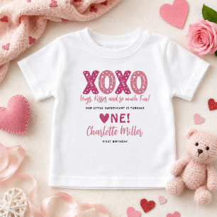 Camiseta De Bebé XOXO Abrazos y Besos Cumpleaños 1er Día de San Val