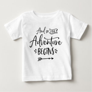 Camiseta De Bebé Y la aventura comienza tan la mano puesta letras