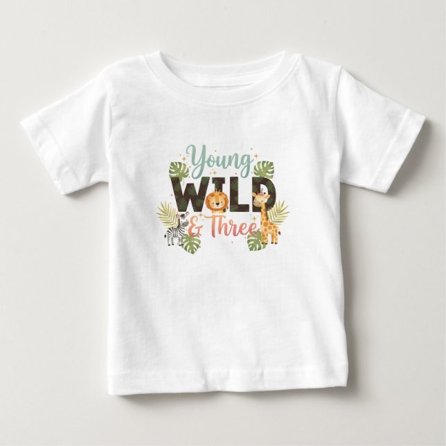 Camiseta De Bebé Young Wild & Three - Safari Birthday (Anverso)