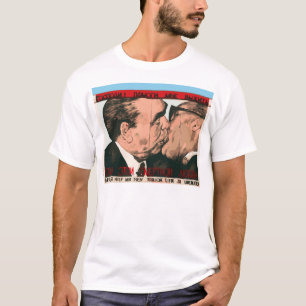 CAMISETA DE BESO FRATERNO