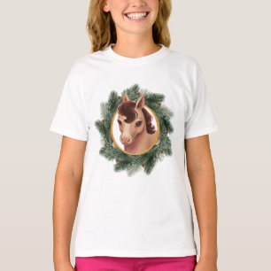 Camiseta de caballo en una corona de abeto