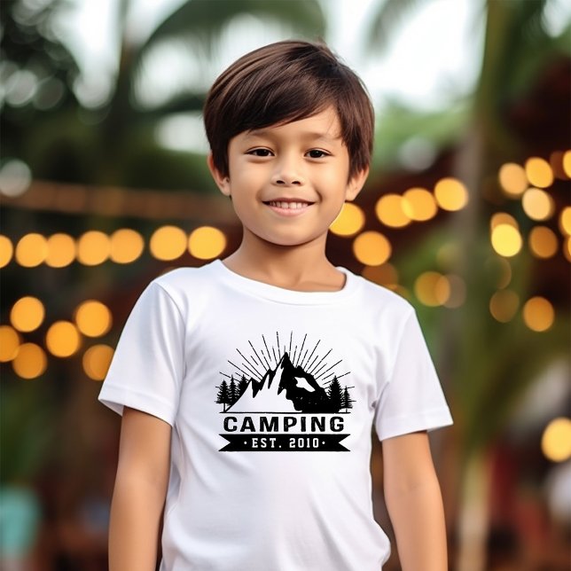 Camiseta de camping personalizada (Travel and the great outdoors can have an amazing effect on the young. Celebrate these magic days!)