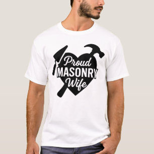 Camiseta de corazón de esposa de albañilería orgul