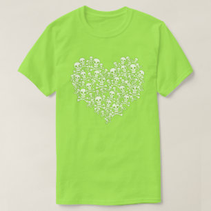 Camiseta de corazón verde con contorno y calaveras