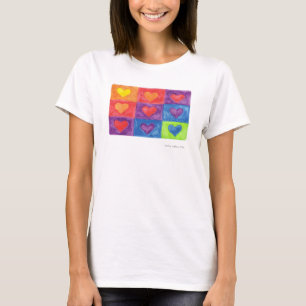 Camiseta de Corazones Coloridas