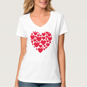 Camiseta de corazones rojos